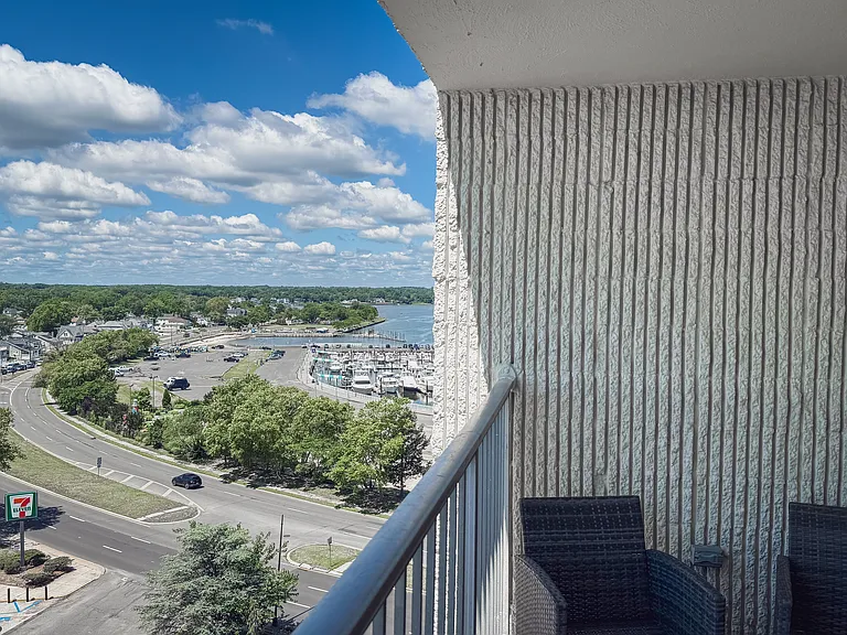 1000 River Rd #9G — Photo 12