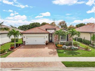 9385 Glenforest Dr, Naples, FL 34120