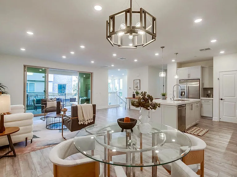 16869 Colin Ct — Photo 3
