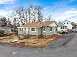 87 Arborway Dr, Braintree, MA 02184