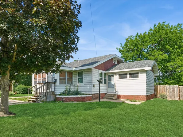214 E 14th St N, Newton, IA 50208
