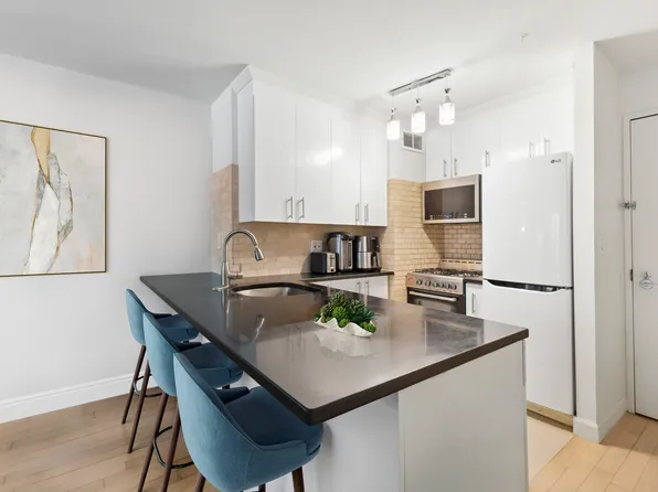322 West 57th Street 18J image 2 of 6