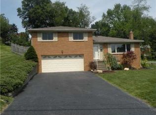 2338 Lambeth Dr, Pittsburgh, PA 15241