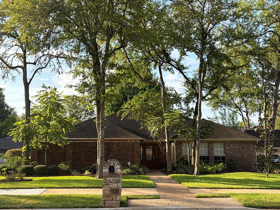 1st image of 2019 Plantation Dr