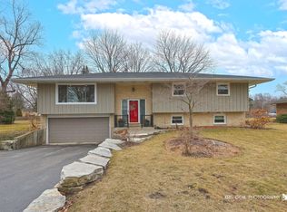 15417 W Fair Ln, Libertyville, IL 60048