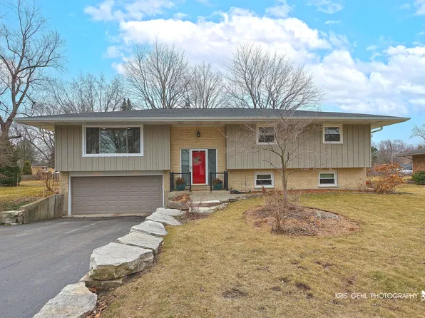 15417 W Fair Ln, Libertyville, IL 60048