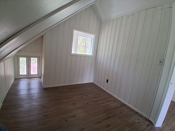 3rd image of 3648 Fall River Rd