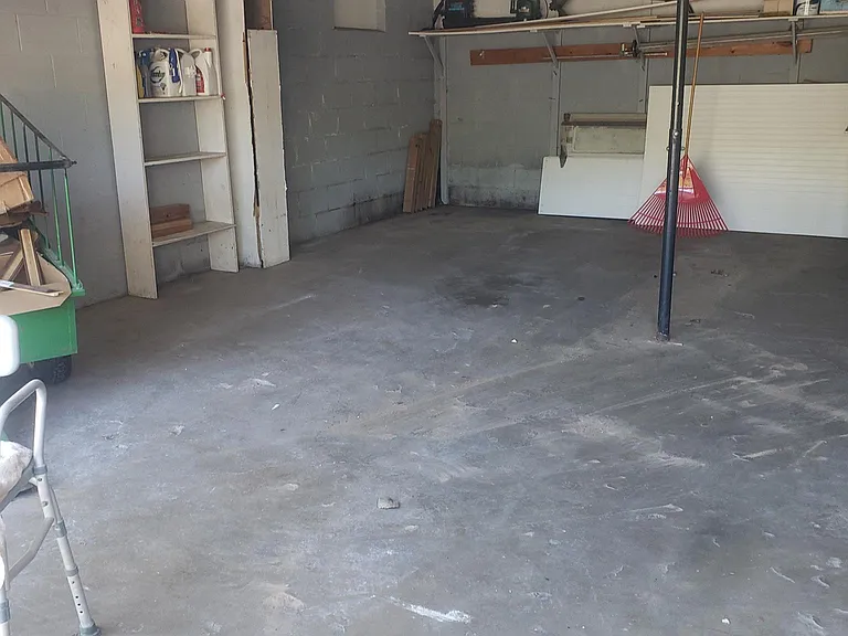 405 Creek Ln — Photo 22
