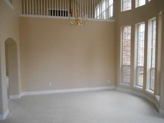 3rd image of 1613 Teakwood Dr