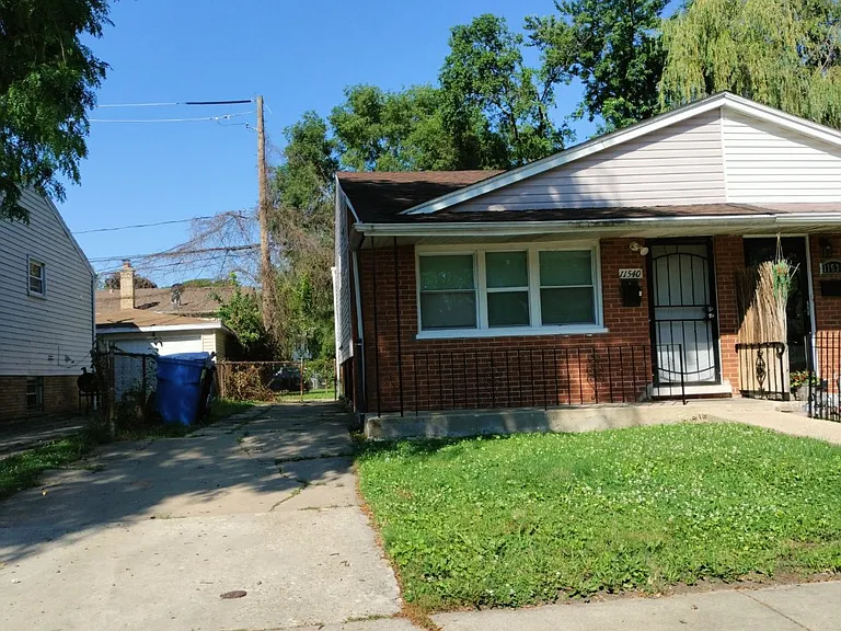 11540 S Peoria St — Photo 1