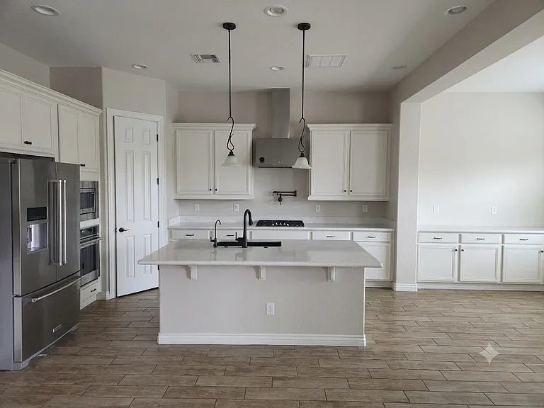 2364 E Susan Dr — Photo 22