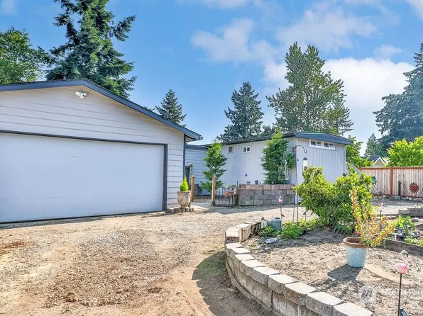 22114 Cedarview Drive E, Bonney Lake, WA 98391