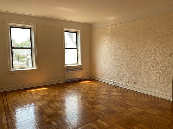 4th image of 450 Ocean Pkwy #30