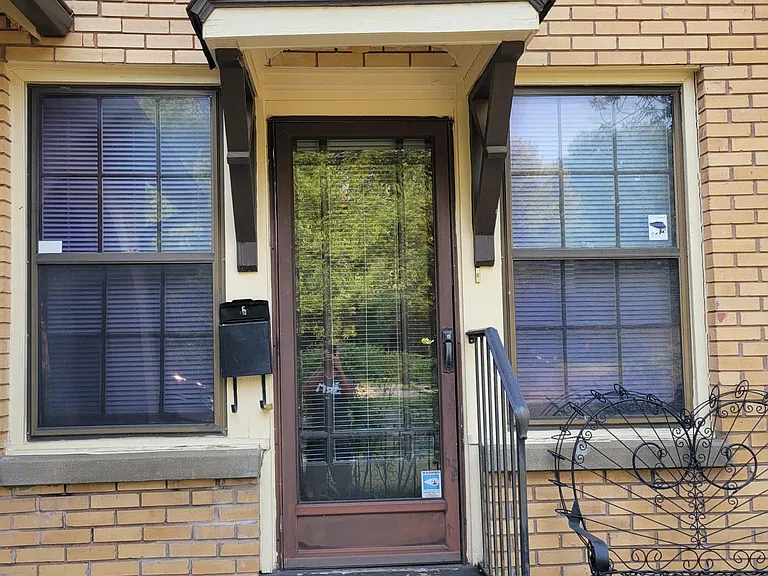 Duplex entrance