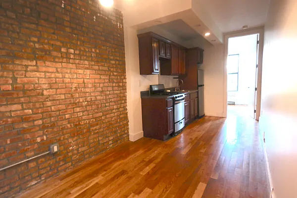 Rented by EXR | media 10