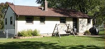 2nd image of 1716 County Road C E