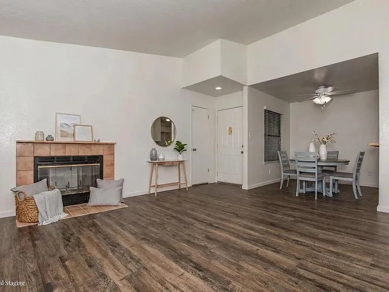 Victoria Square Apartments — Photo 47