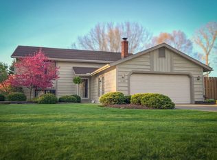 1239 Falling Rock Ln, Painesville, OH 44077