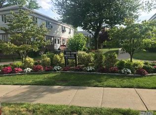 225-22 88th Ave #37-2, Queens Village, NY 11427