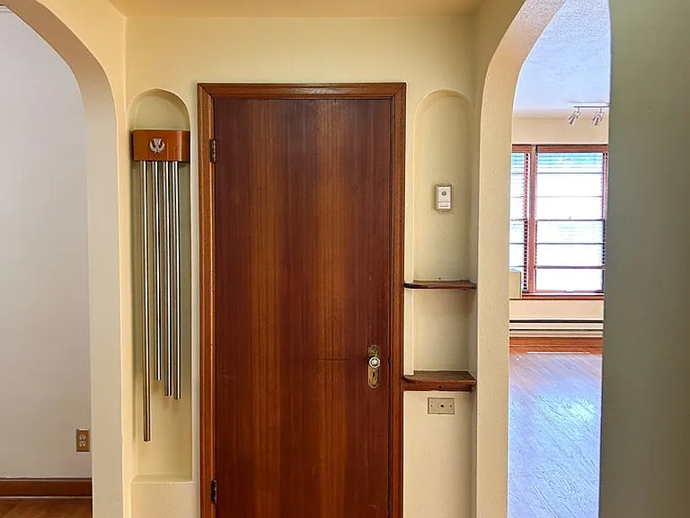 703 S Summit Ave — Photo 57