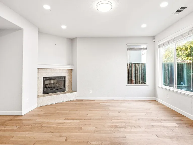 2018 McKenzie Pl — Photo 12