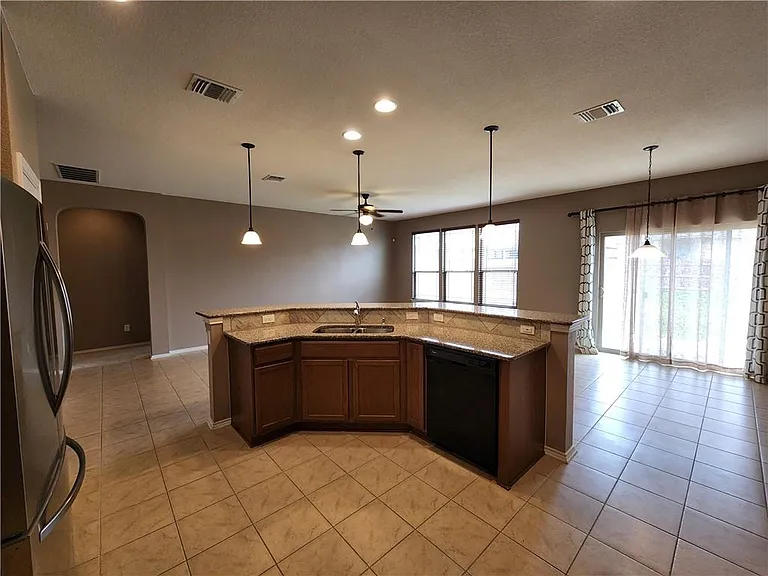 222 Telluride Dr — Photo 6