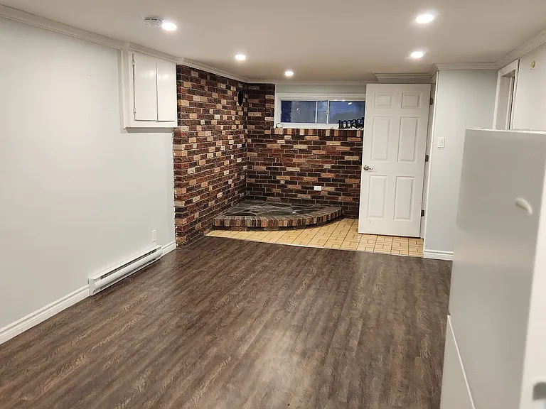 71 Helene Cres #BASEMENT — Photo 6
