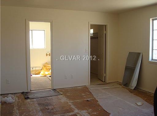 3rd image of 5270 Stanley Ave