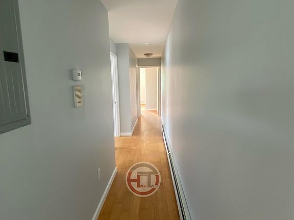 4th image of 2905 Grace Ave #2