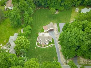 99 Smith Hill Rd, Airmont, NY 10952