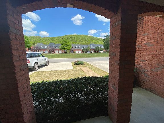 4th image of 722 Outlook Ln