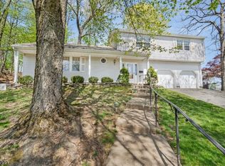 25 Beaver Ridge Rd, Morris Plains, NJ 07950