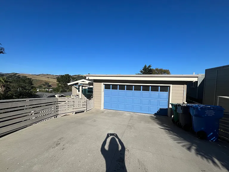 324 Selma St — Photo 44