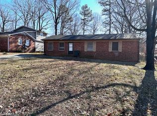 104 Village Dr, Lexington, NC 27292