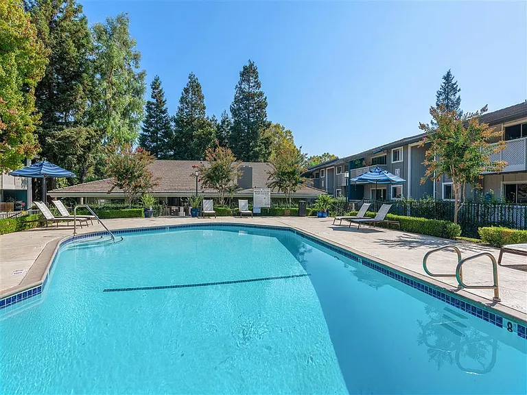 Shadow Oaks Apartment Homes — Photo 20
