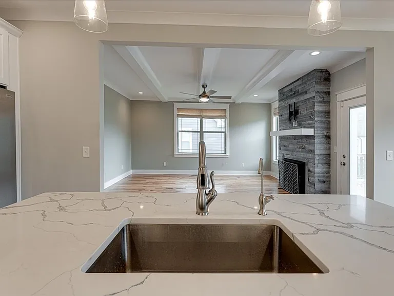 2318 Large Oak Dr — Photo 13
