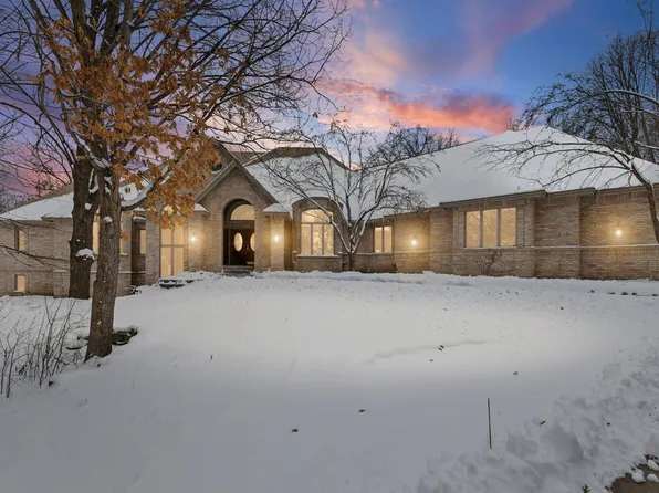 12137 Grandview Ter, Apple Valley, MN 55124