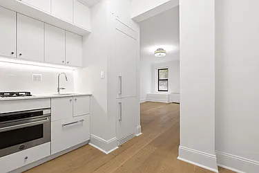 220 West 24th Street, #220-1P