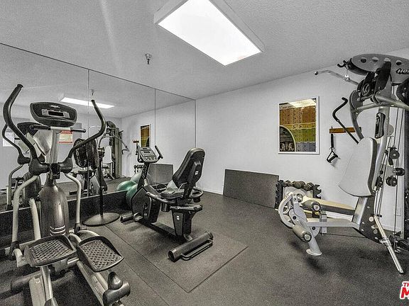 4th image of 8530 Holloway Dr APT 225