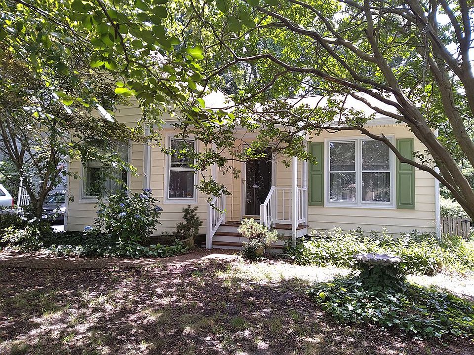 Cute 3 BR 2 BA Rancher