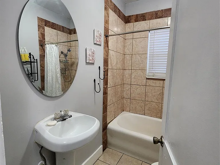 2504 Isabella St — Photo 11