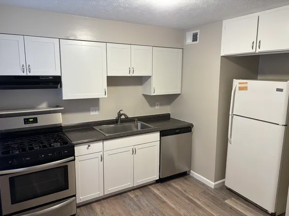 386 E 16th Ave APT D, Columbus, OH 43201