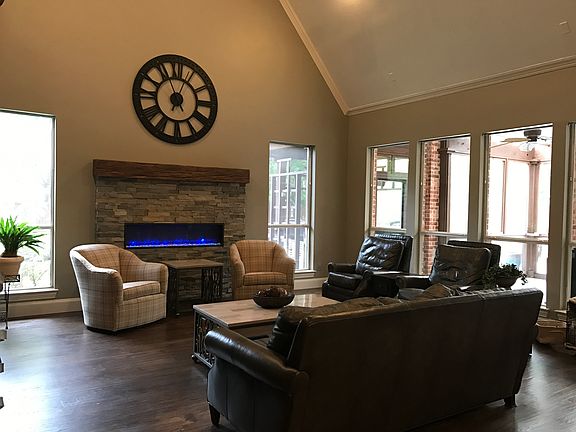 Family Room Wall of Windows