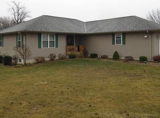 110 S 16th St, Hamilton, IL 62341