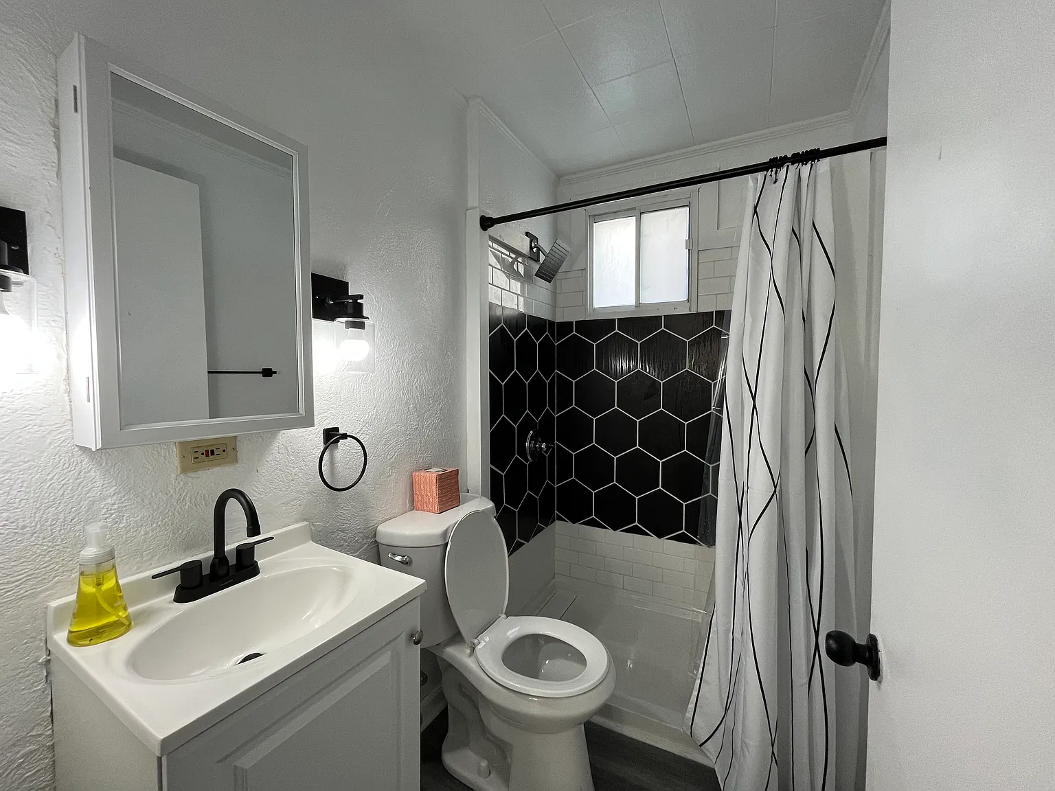 1 bed, $1,675 — Photo 3