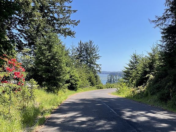 2nd image of 83615 Clear Lake Rd #10