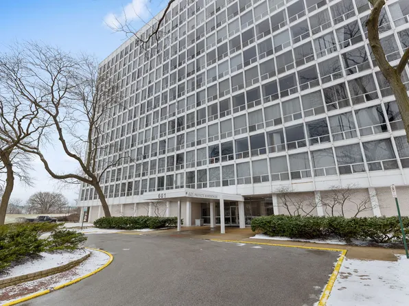 601 E 32nd St APT 1001, Chicago, IL 60616