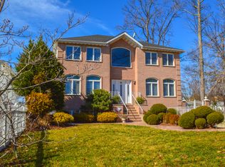 817 Woodrow Rd, Staten Island, NY 10312