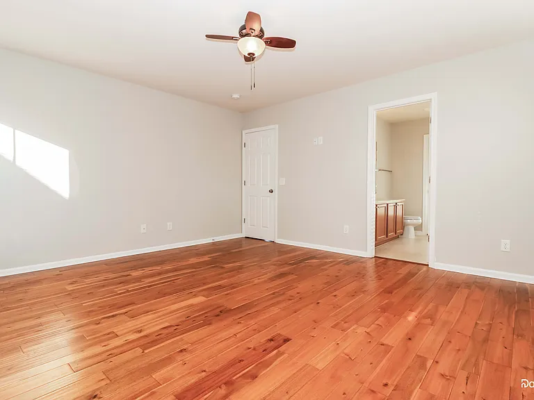 193 Avonshire Dr — Photo 9