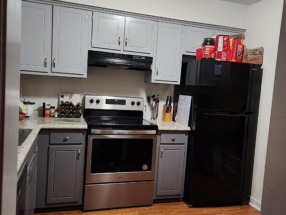 2nd image of 1519 Front Royal Dr